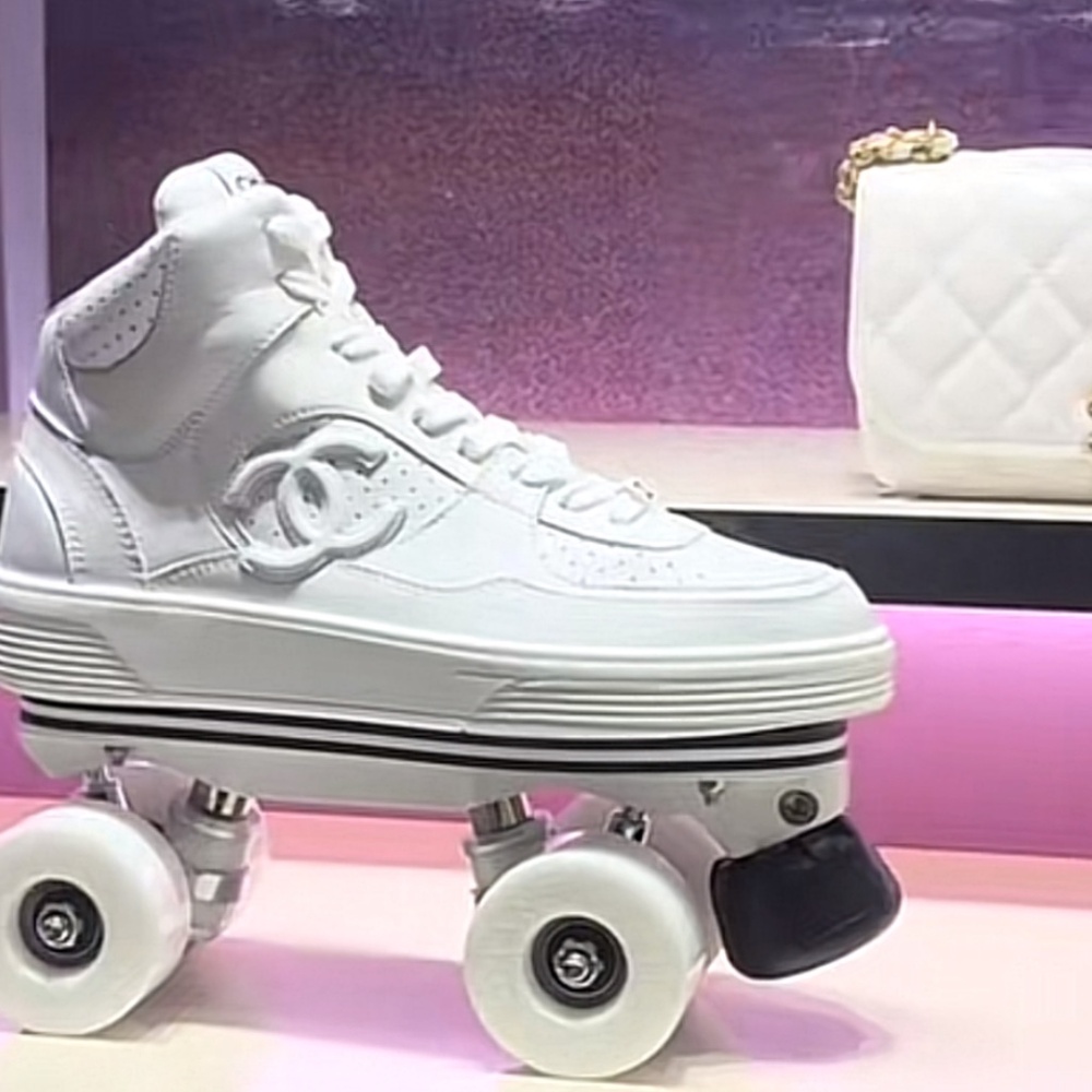 CHANEL 24C White CC Hightop Rollerskates (shoe & Attachment) Full Set 38 RARE!